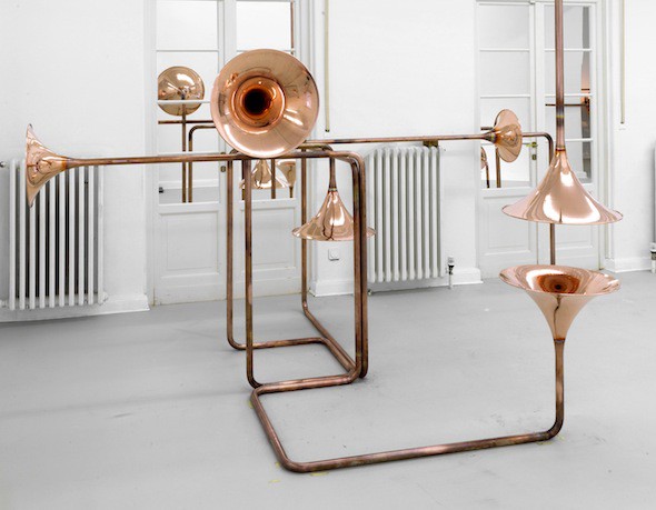 Berlin-Art-Link_Alicja-Kwade-Monolgue-from-the-11th-floor-installation-view6_2015_photo-Roman-Maerz