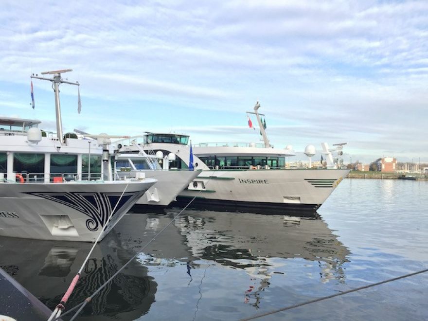 Ocean versus River Cruises. How are they are Different? – Tips For Travellers Podcast #241